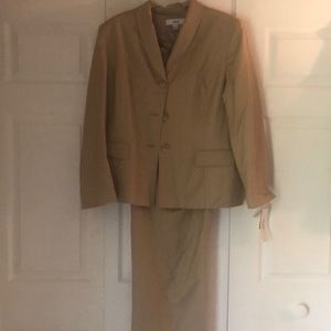 Women’s 2 Piece Suit